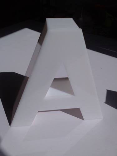 Letra 3d Acrílico Con Luz Leds 20 Cm.