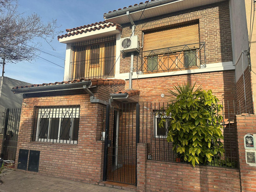 Ph En Planta Baja Con Patio Y Terraza Próximo A Avenida Mitre