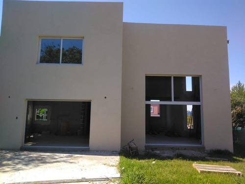 Imagen 3 de 12 de Casa A Estrenar En Barrio Smithfield