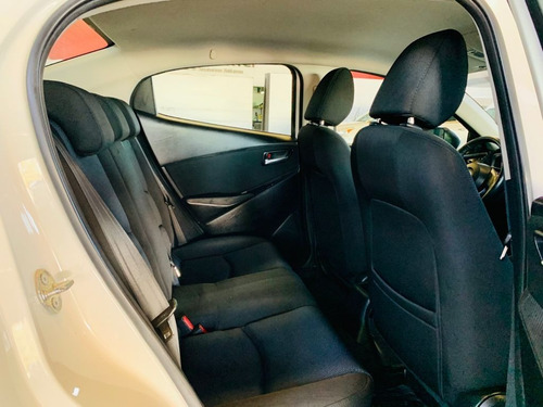 Imagen 10 de 12 de Toyota Yaris Modelo 2018