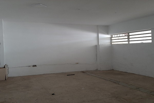 Imagen 3 de 7 de Asein1161 Alquila Amplio Local En La Torre Los Sauces, Valencia Estado Carabobo