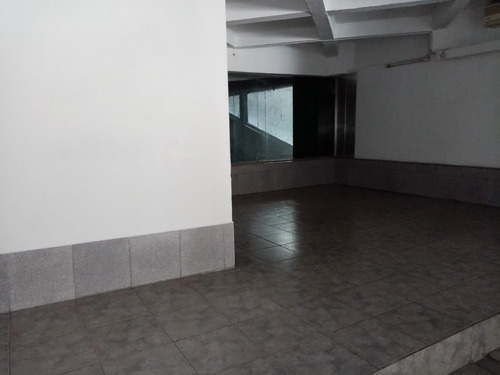 Local Comercial O Profesional. Al Frente 198 M2 En 2 Plantas