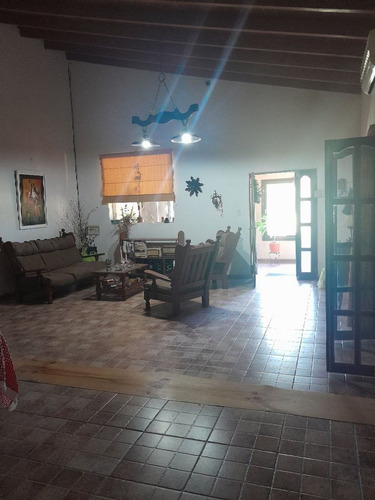 Casa Estilo Campo Con Pileta En Villa Del Prado
