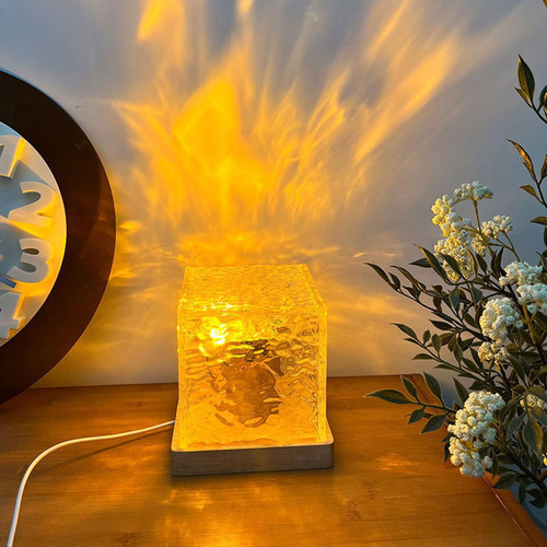Candeeiro De Mesa Com Efeito De Onda De Água Foto Prop