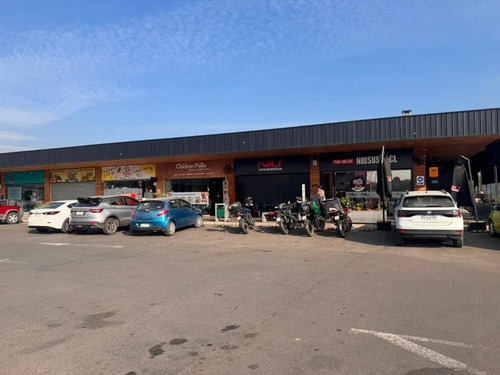 Local En Venta En Strip Center Colina