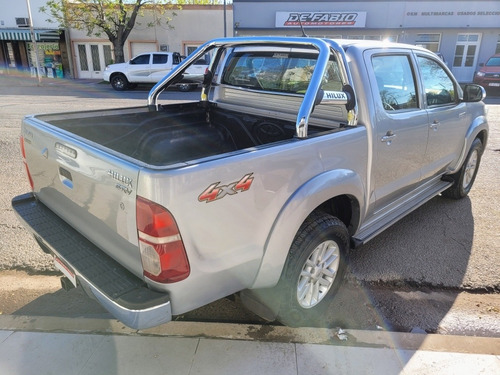 Toyota Hilux 3.0 Cd Srv 171cv 4x4 - A3