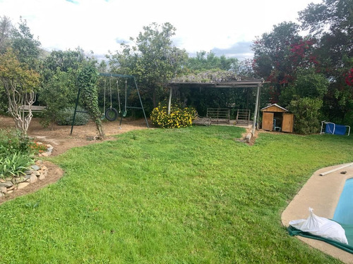 Casa En Venta De 5 Dorm. En Olmué