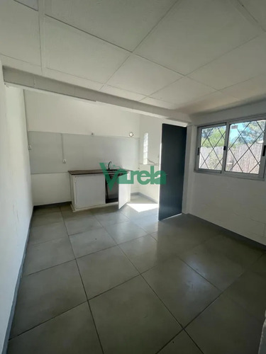 Casa En Alquiler Solymar 1 Dormitorio, Jardin, Cochera Y Patio
