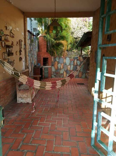 Imagen 18 de 20 de Se Vende Casa 400m2 4h+s/5b/2p Cumbres De Curumo 9718