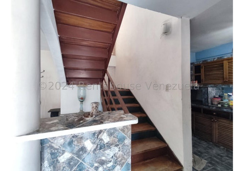 Rm Casa En Venta En El Castillejo, Miranda