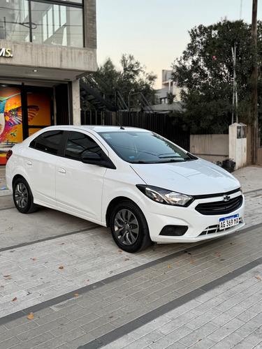Chevrolet Onix plus 1.4 Black Edition