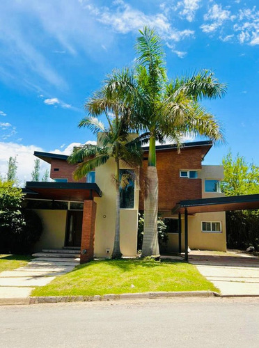 Casa Country Del Pilar - Solano Vera 2800
