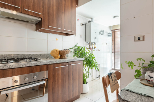 Amplia Cocina Y Terraza, Impecable Y Gran Conectividad