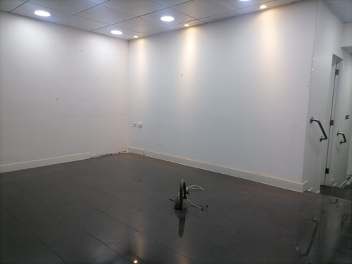 Local Comercial Edificio Medico Alcantara 70 Mt2