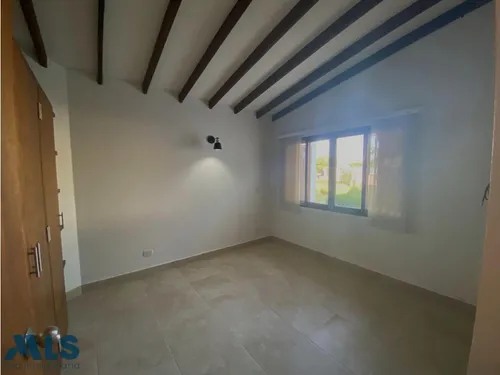 ¡tu Nuevo Hogar Te Espera En El Retiro!(mls#253785)
