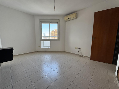 Venta De Departamento En Alberdi Con Terraza A Metros De Plaza Colón
