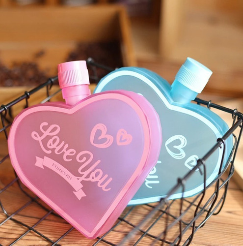 Imagen 4 de 6 de Cilindro Para Agua Forma Corazón Bebidas Frias Cool 40ml