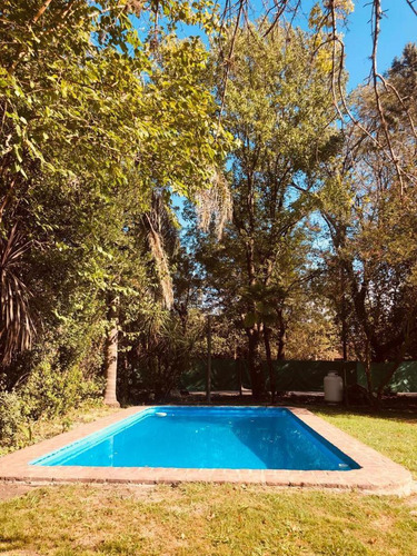 Casa En Venta - 5 Dormitorios 3 Baños - 1200mts2 - La Plata