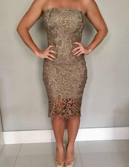 vestido tubinho dourado com renda