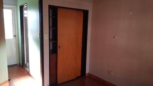 Imagen 3 de 10 de Departamento En Alquiler En Lanus