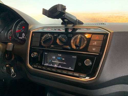 Volkswagen Up Move Tsi