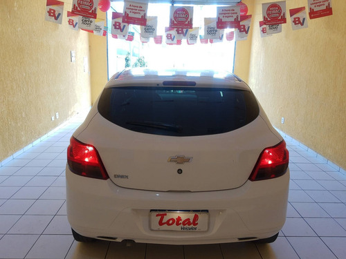 Imagem 13 de 15 de Chevrolet Onix 1.0 Mpfi Joy 8v Flex 4p Manual