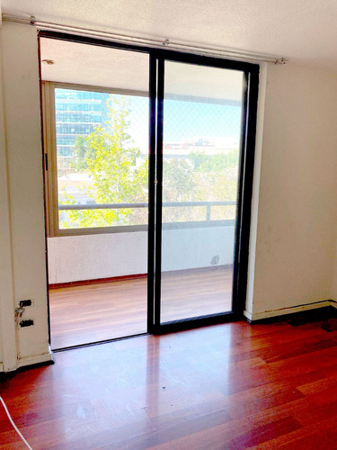 Arriendo De 2 Dormitorios Con Estacionamiento En Providencia