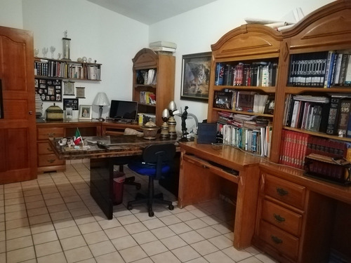 Imagen 7 de 10 de Casa De Dos Plantas En Venta Delicias Residencial, En Esquina Con Espacios Amplios