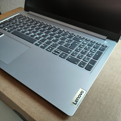 Laptop Lenovo Ideapad 15.6 Ryzen 3 7320u 8gb 256gb ssd