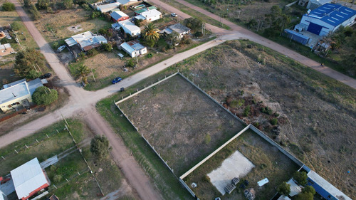 Hermoso Terreno Nivelado, Bien Delimitado, Y Pronto Para Edificar
