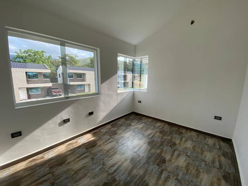 Imagen 5 de 19 de En Venta Townhouses Casa Verde La Cumaca San Diego, Pozo Y Planta Al 100% Codigo 165113 Niurka 04148321738