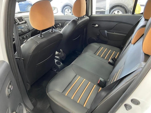 Imagen 10 de 25 de Renault Sandero Stepway 1.6 Zen