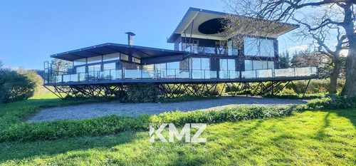 Casa En Venta De 4 Dorm. 4 Baños En Llanquihue