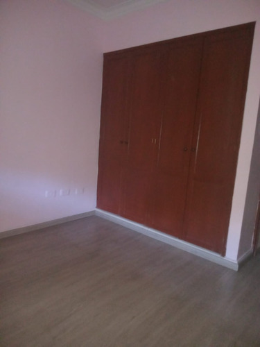 Se Alquila Hermoso Apart Remodelado, Res. Carmen Renata Iii
