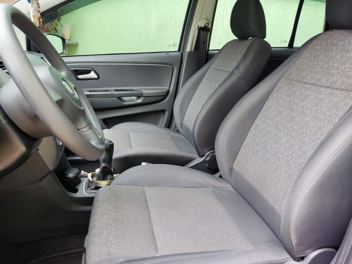 Imagem 4 de 13 de Volkswagen Fox 2014 1.0 Trend Tec Total Flex 5p