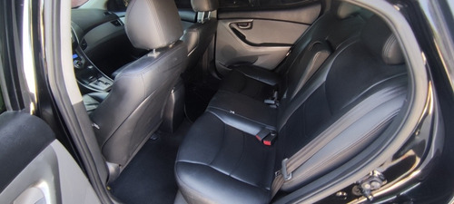 Imagem 7 de 10 de Hyundai Elantra 2013 1.8 16v Gls Aut. 4p