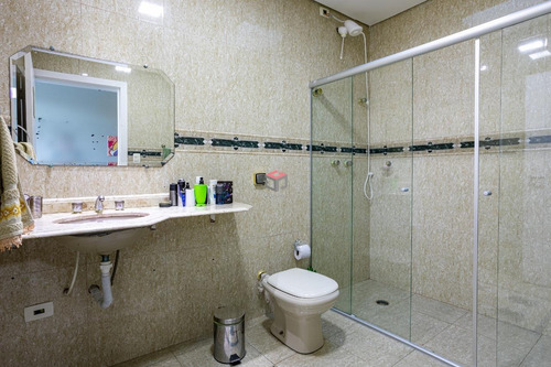 Imagem 13 de 22 de Mansão Com 700 Metros Construídos, Com Quadra De Tênis E Piscina! - 20563
