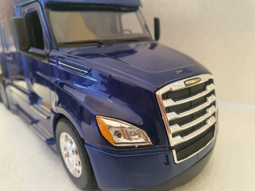 Freightliner New Cascadia 1:32 Welly Colores 28cms Escala 