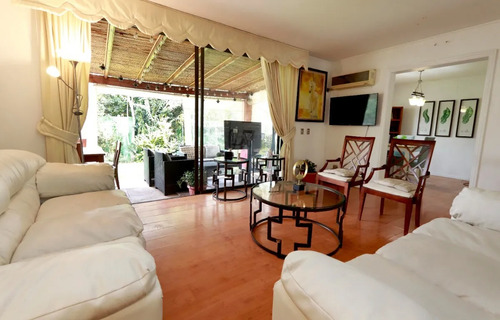 Gran Casa 6d-4b En Exclusivo Sector