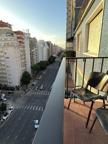 Impecable Departamento. Plaza Colon Con Balcón A La Calle