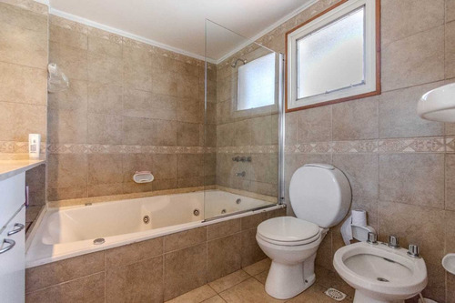 Venta Casa 5 Ambientes Cochera Pileta Parrilla Mas