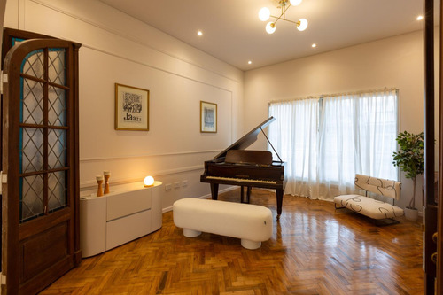Casa Cuatro Dormitorios, Cochera Y Terraza Con Pileta En Venta Abasto