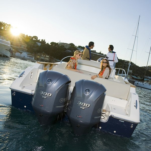 Imagem 6 de 7 de Motor Yamaha Fl 300hp Extra Longa N Mercury Poddium Náutica