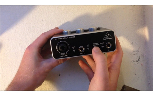 Imagem 7 de 10 de Behringer Um2 Interface De Audio Usb Envio Mesmo Dia