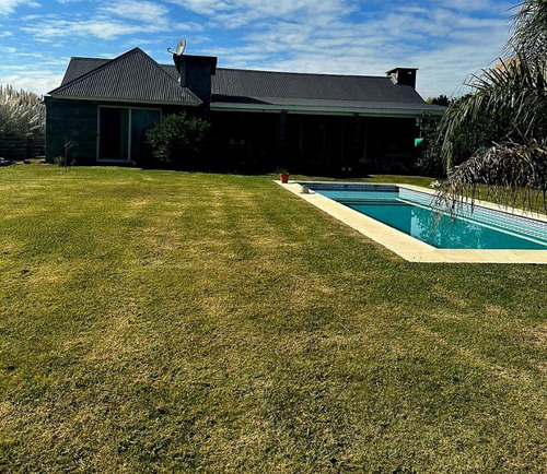 Casa En Venta - 2 Dormitorios 2 Baños - 1.400mts2 - General Rodríguez