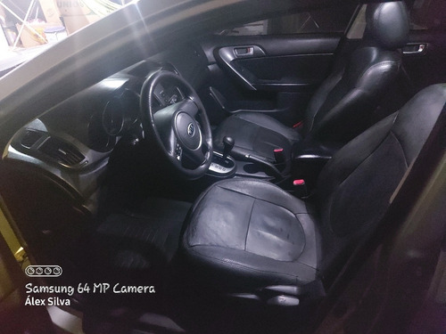 Imagem 8 de 11 de Kia Cerato 2010 1.6 Ex Aut. 4p