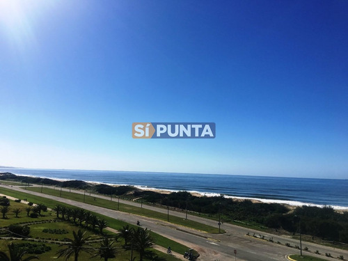 Imagen 22 de 27 de Penthouse En Playa Brava Frente Al Mar En Alquiler