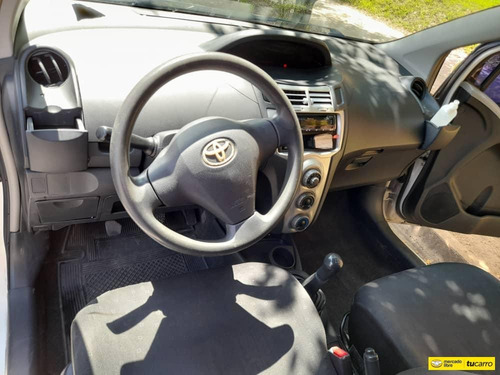 Imagen 6 de 9 de Toyota Yaris Sport Sincrónico