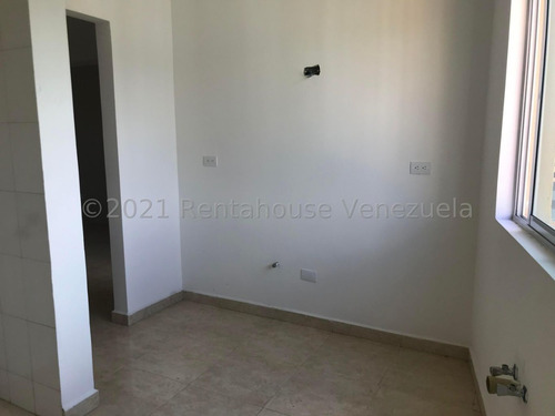 Imagen 3 de 14 de Karen Freites Rentahouse Mp 22f15499 Las Chimeneas