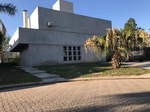 Casa - Funes